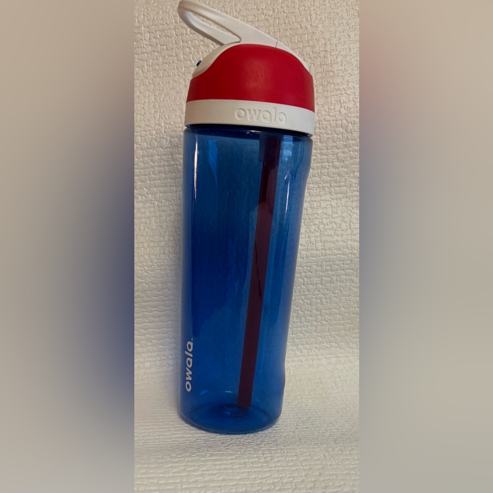 Owala Blue and Red Water Bottle free sip - Picture 5 of 7